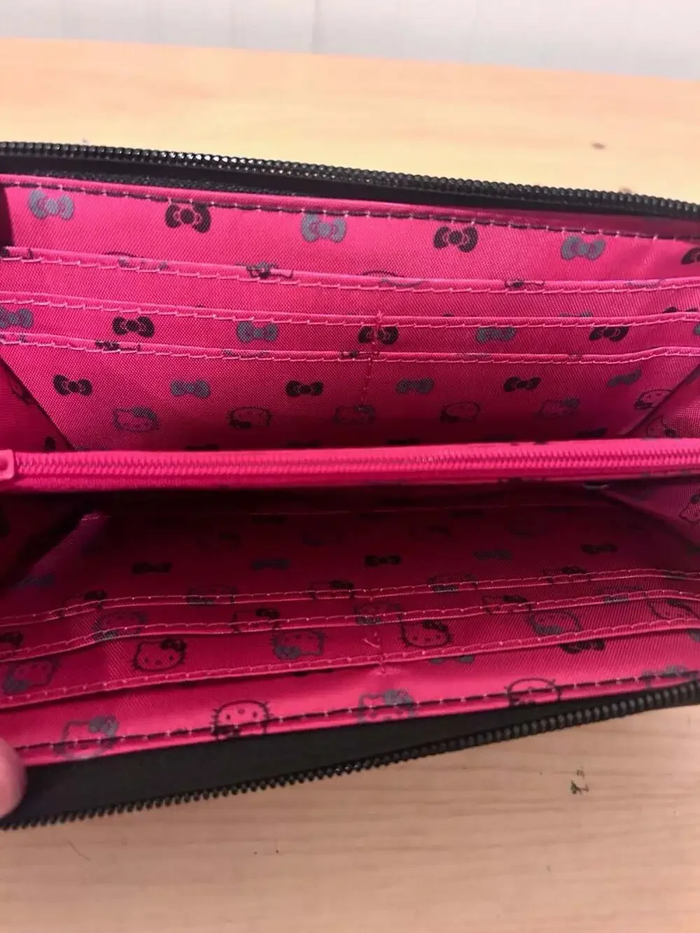 Vintage Y2K Hello Kitty Quilted Black Round Zip Long Wallet